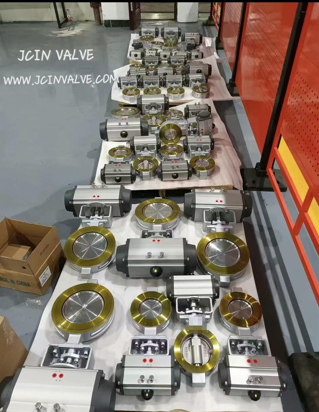 Double eccentric butterfly valve